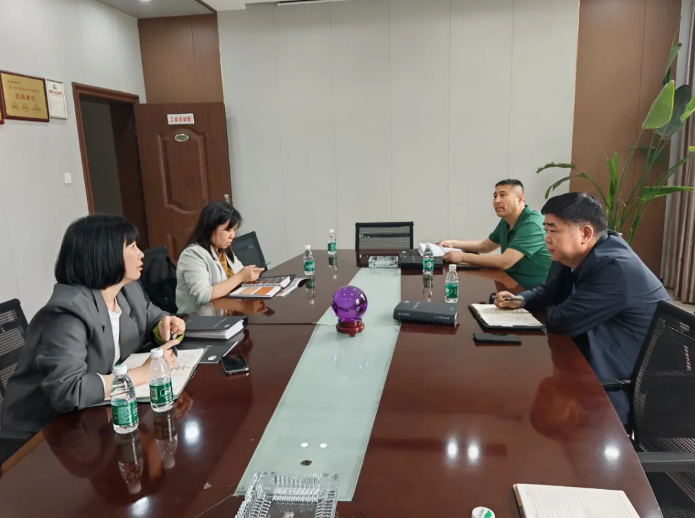 北京服装学院来辛集市对接考察