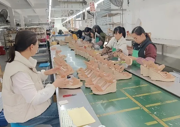  开门红！制鞋大厂拿下亿元订单，开工即满负荷生产！